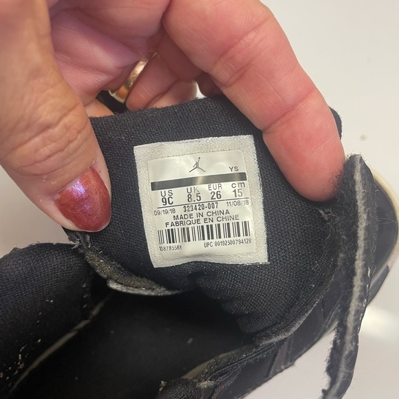 Jordan‎ sneakers for boys size 9c - Picture 4 of 6